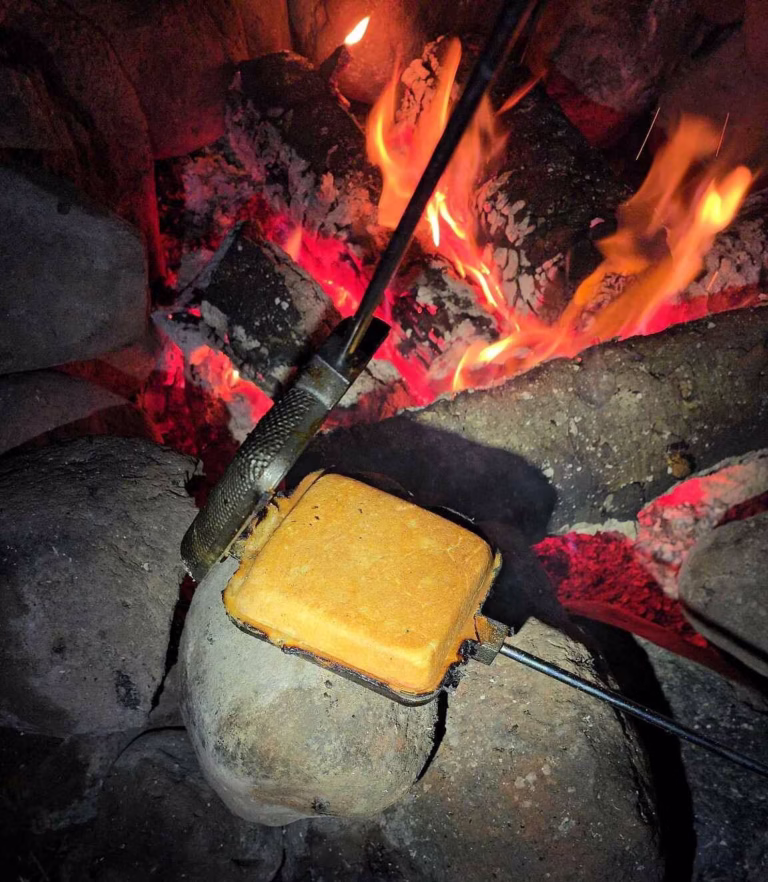 Pie Iron Apple Pie: Campfire Treat That’ll Make You the S’more Star